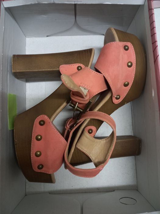 Sapatos de mulher tamanho 36