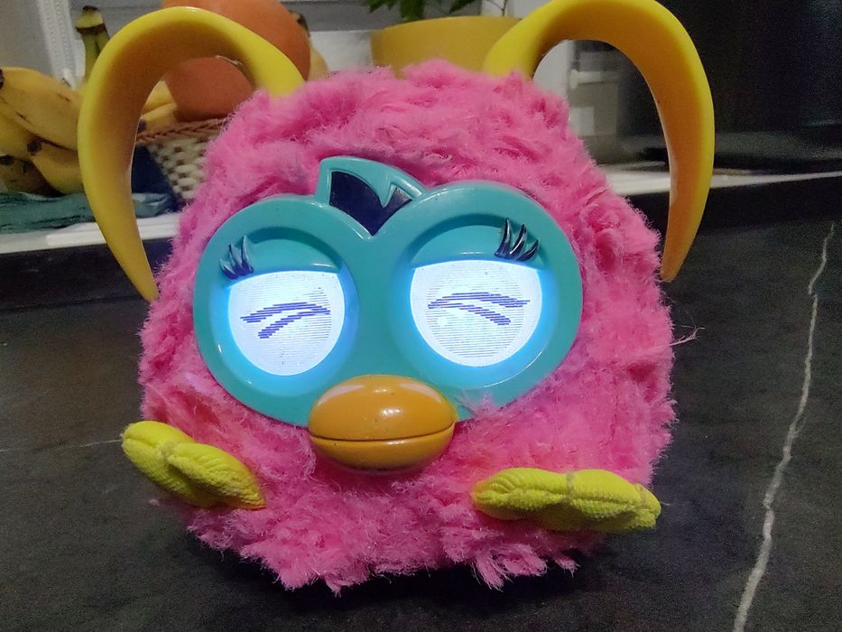 Furby іграшка король вечірок