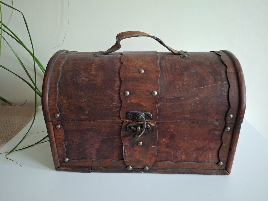 Kuferek na różności