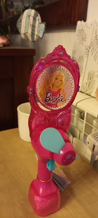 Barbie książeczka lusterko wiatrak cukierki  oryginalne nowe