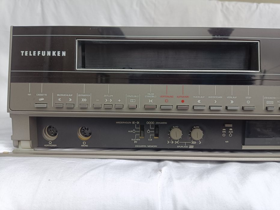Відеомагнітофон Telefunken VRV 640 б/у
Стан: б/у, робочий / не перевір