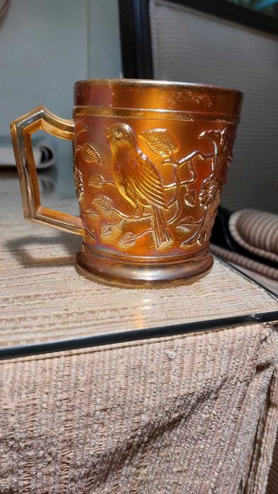 Caneca. Vidro "Carnival glass"