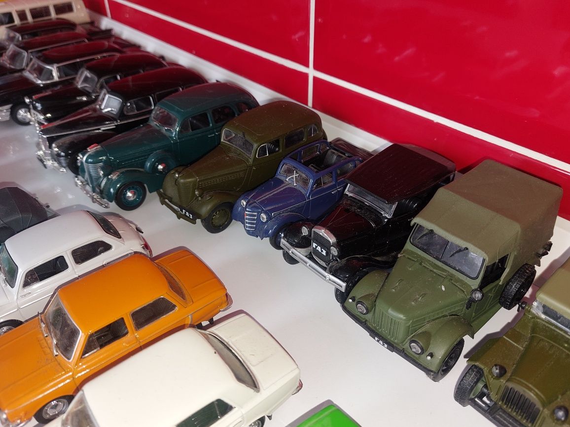 Модели машинок 1:43 из серии Авто легенды СССР.