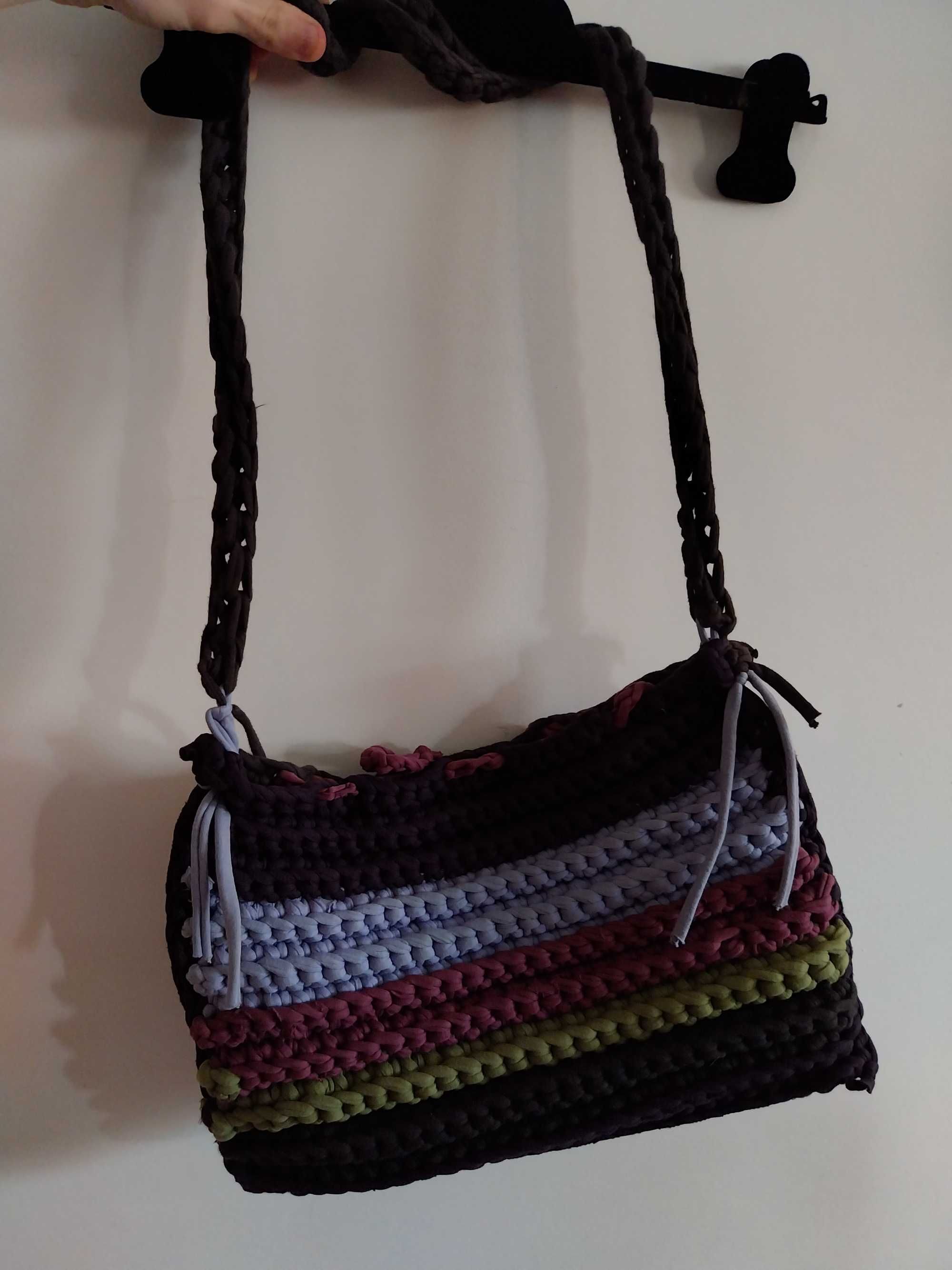 Mala em macramé, várias cores