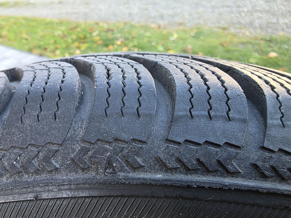 4 opony zimowe 195/65/R15 Do jutra do 15:30 cena 440 zl