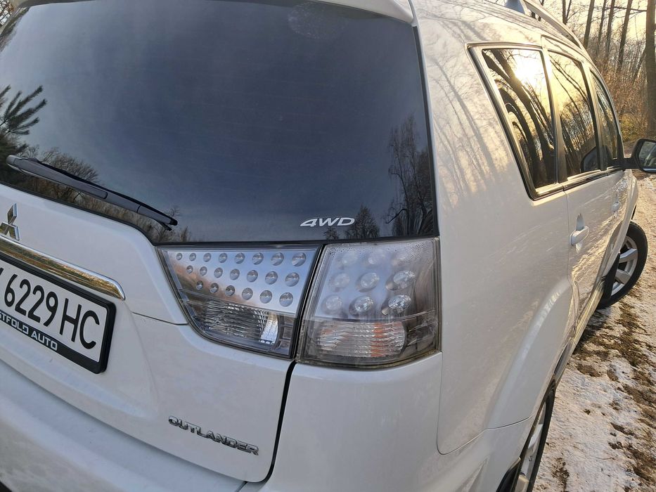 Продам Мітсубісі аутлендер