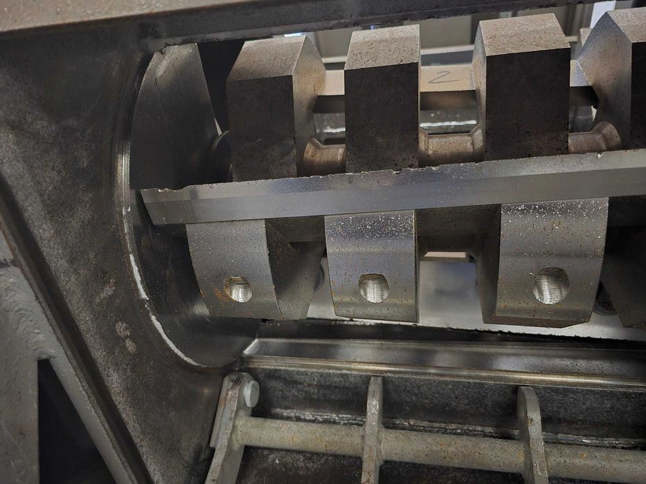 Młyn rozdrabniacz Herbold ML 32/42 moc 18.5kW+taśmociąg+detektor