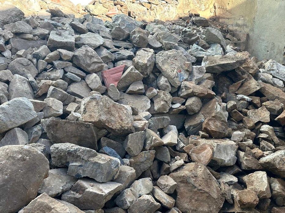 Ofereço Vários tipos Pedra