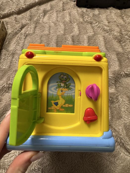 Інтерактивна машинка, шкільний автобус