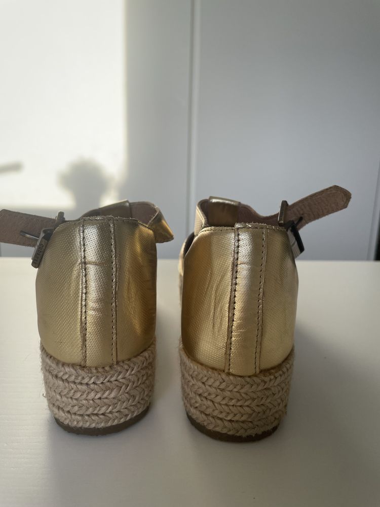 Sapato Cubanas Original dourado 36