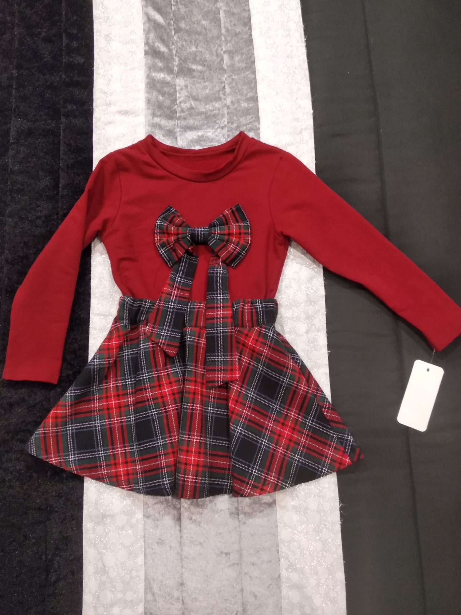 Vestido Novo com Etiqueta (valor já com portes incluídos)