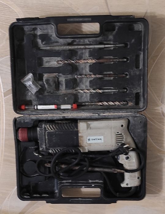 Перфоратор Титан