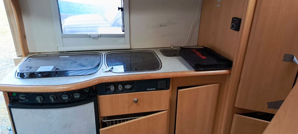 KAMPER CAMPER Dethleffs zabudowa wnętrze okno zawieszenie szyba