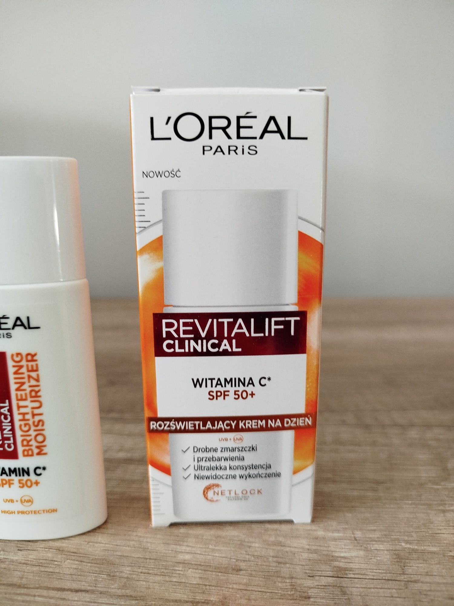 L'Oréal Paris Revitalift Clinical Rozświetlający krem SPF 50