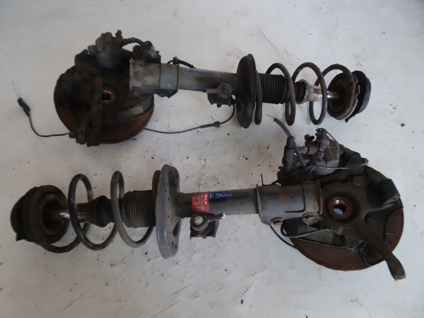 PIASTA LEWY PRZÓD FIAT 500