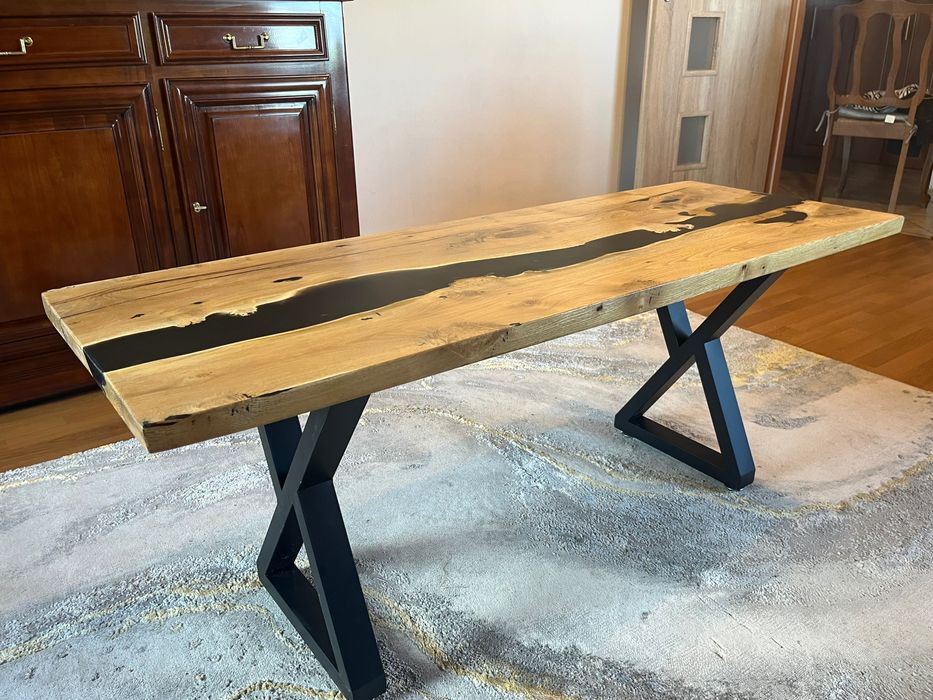 Stolik kawowy z żywicą epoksydową