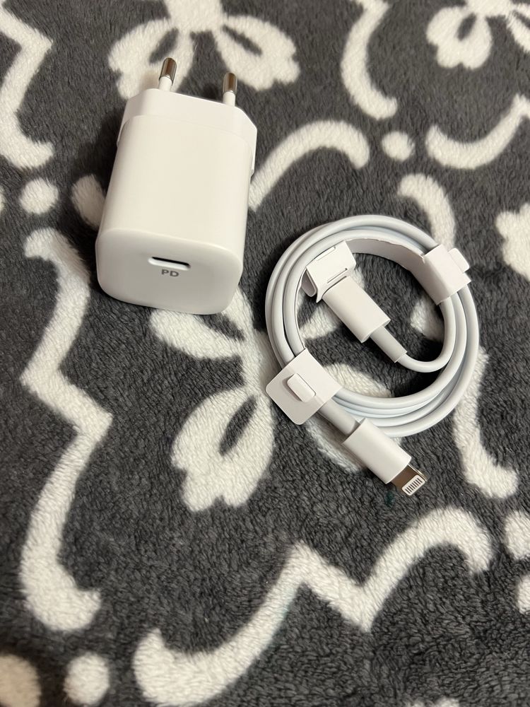 Ladowarka do iPhone 20W z kablem lightning Mini USB-C PowerDelivery