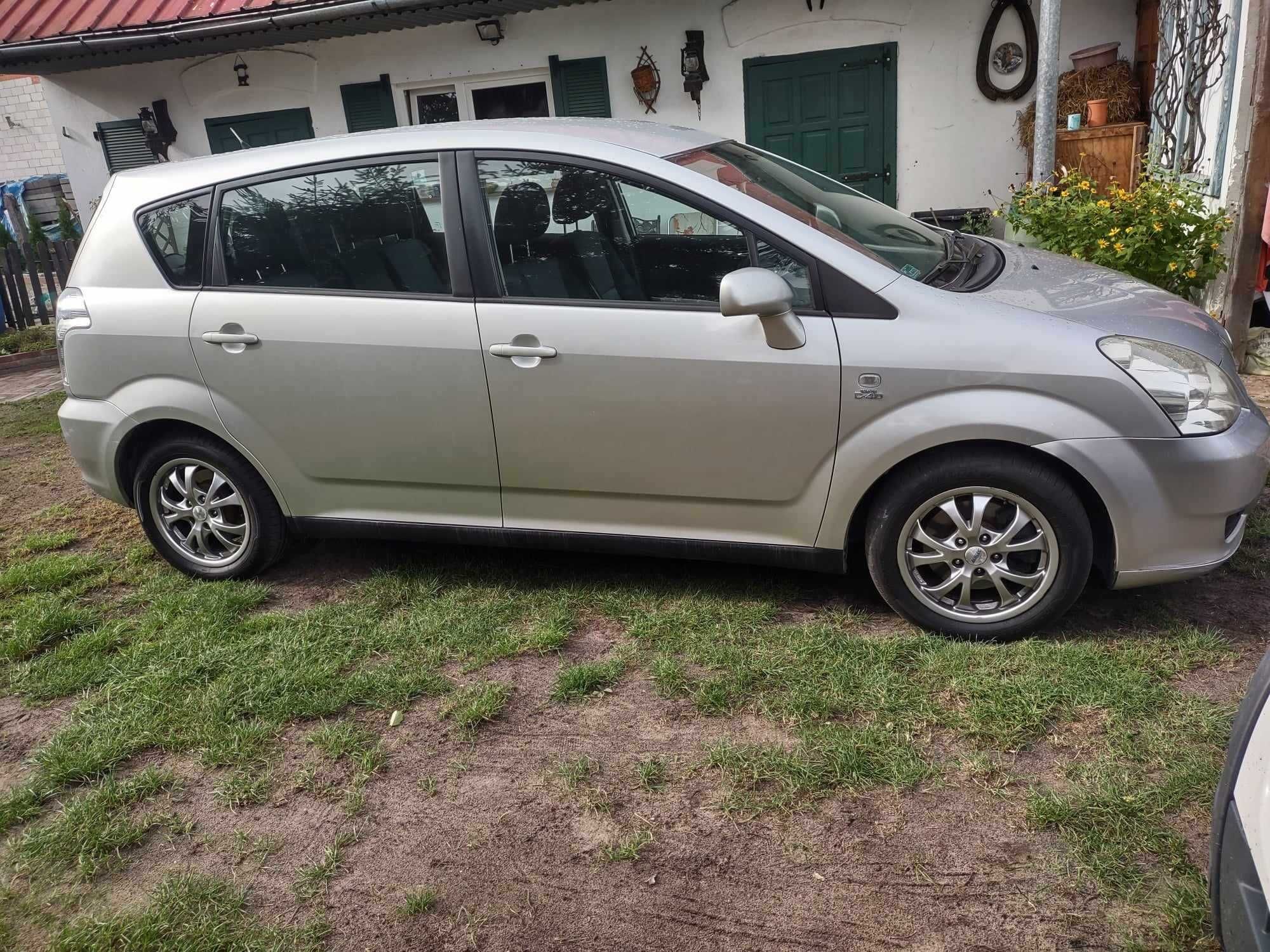 Toyota Corolla Verso 5- 7 osobowa