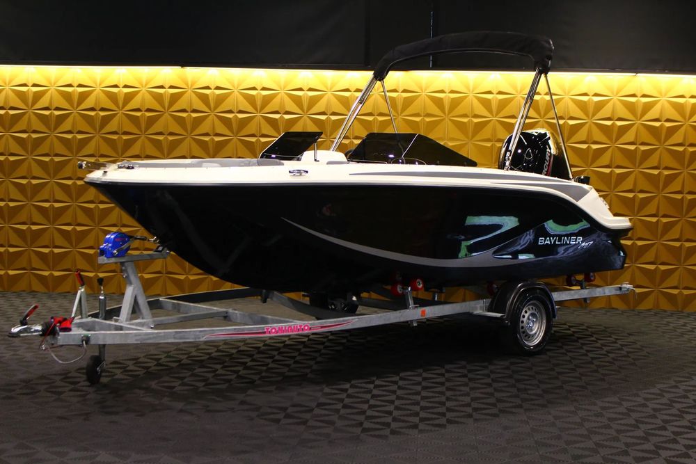 Bayliner M17