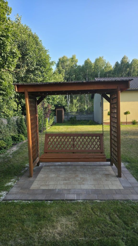 Duża huśtawka z dachem