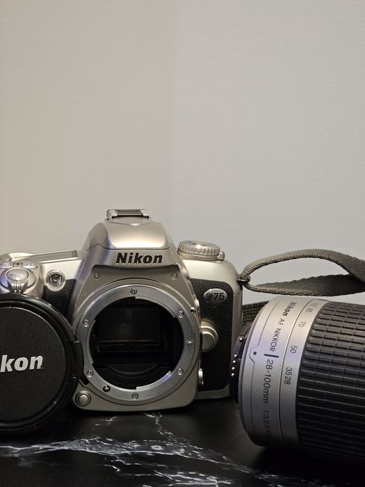 Câmara Nikon F75 Analógica