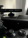 Konsola Xbox 360 + Kinect i dwa kontrolery