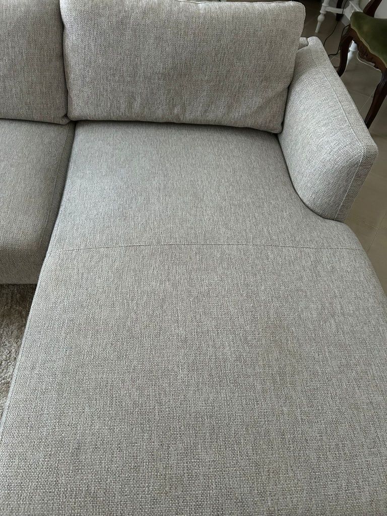 Sofá com chaise long bege (como novo)