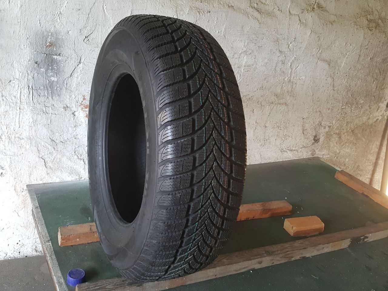 Opona Jak Nowa Demo zimowa 215/65R15 9,6mm Maxxis Presa Snow