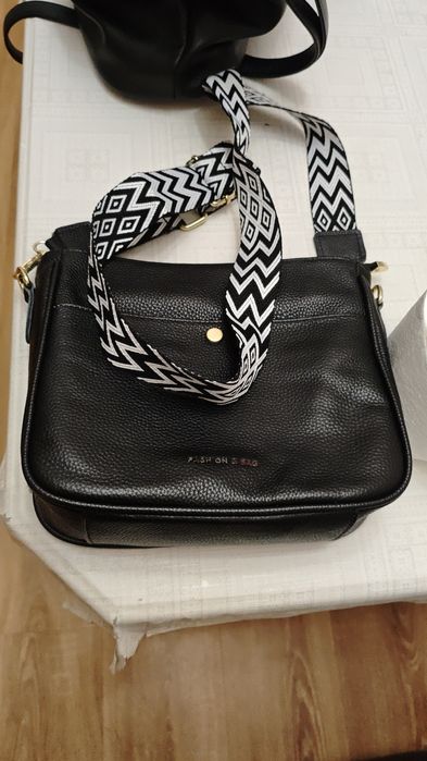 Torebka damska czarna - średnia wielkość