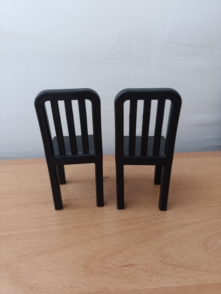 Zestaw dwóch wieszaki krzesła używane krzesełka Ikea czarne