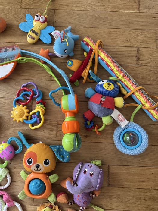 Підвісні іграшки для немовля