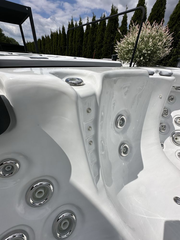 Jacuzzi Całoroczne – Duże, Luksusowe, Mega Wypas !!! BubbleSpa !!!