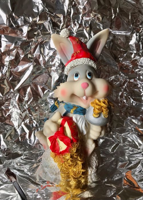 Новорічна декоративна фігурка-скарбничка - Кролик