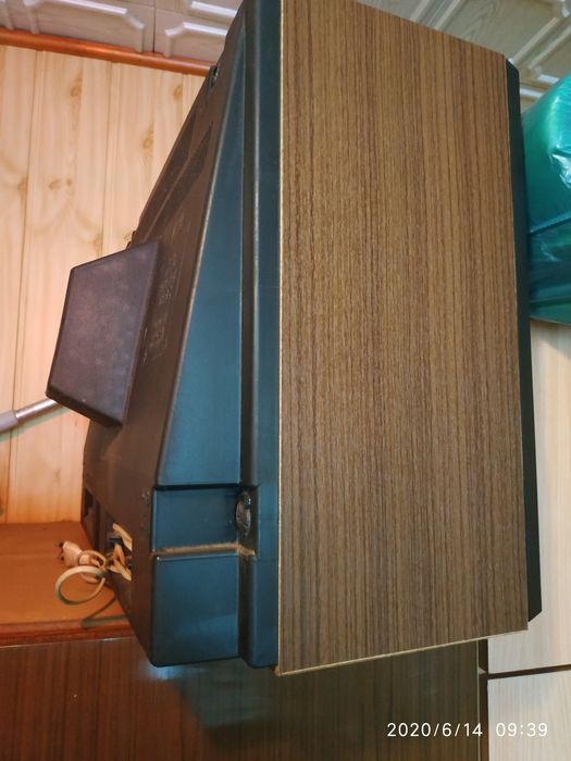 Telewizor z czasów PRL FOTON-234D