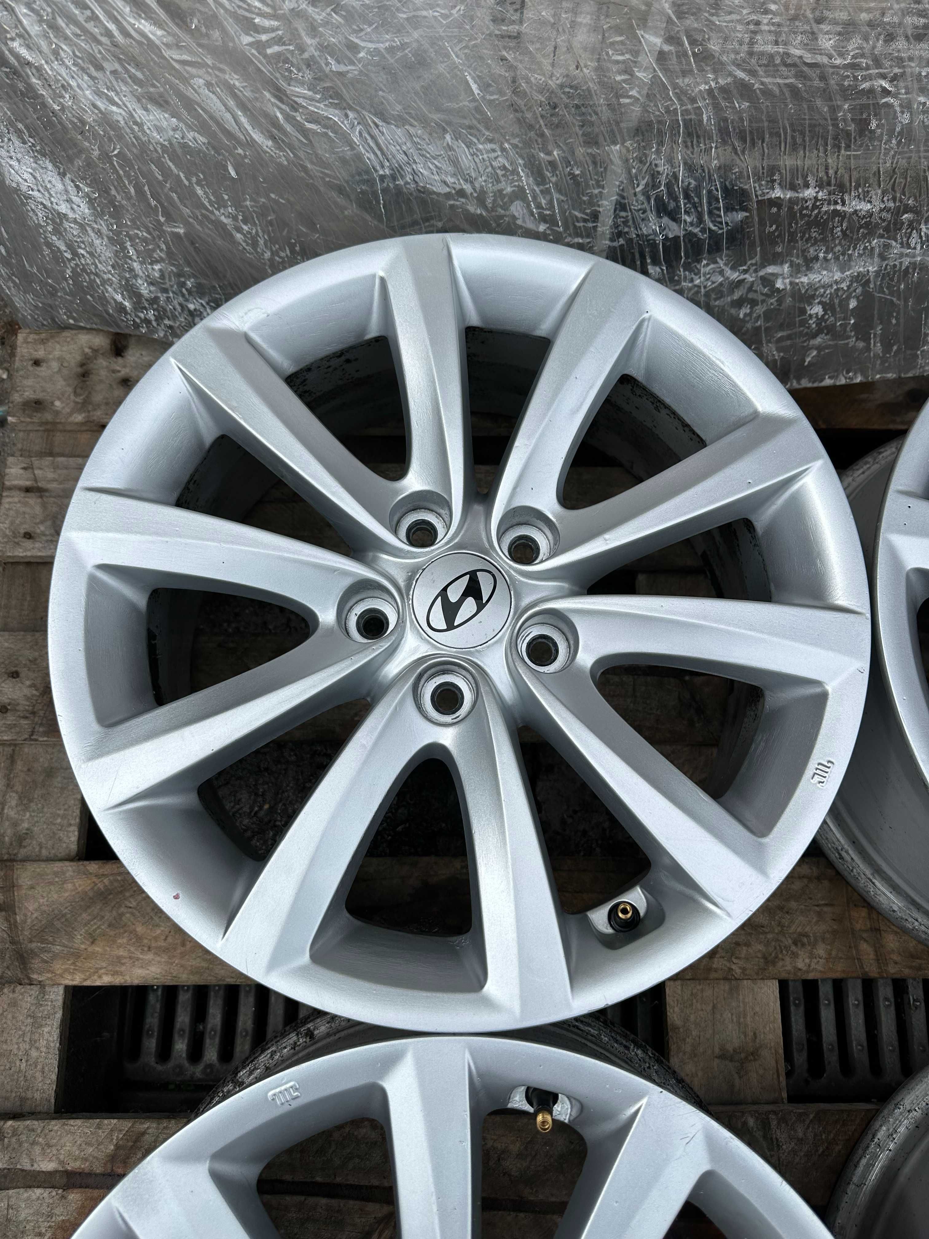 5x114,3 7,5 x 17" et46 Hyundai komplet alufelgi
