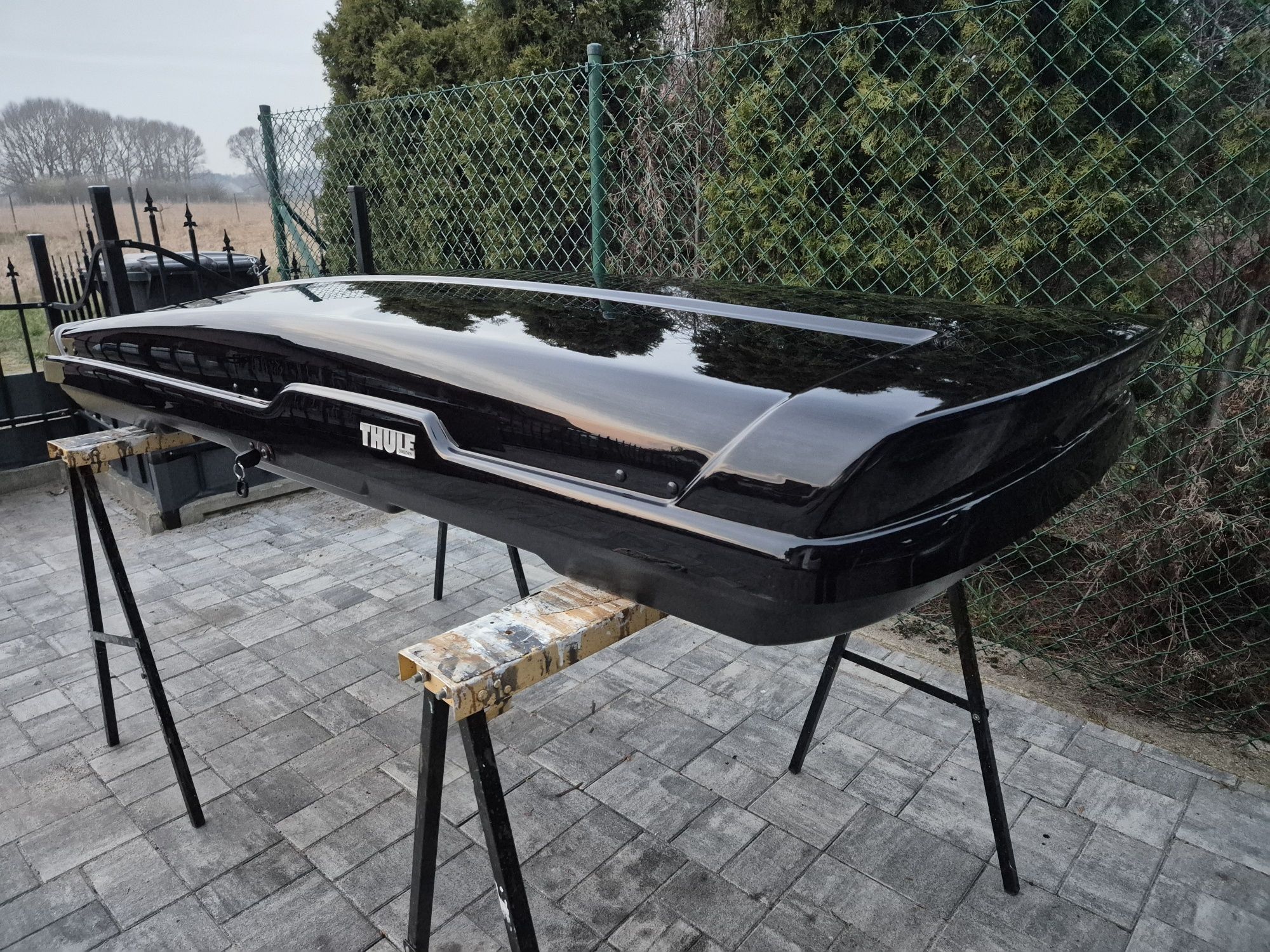 Box dachowy Thule Flow 400l.