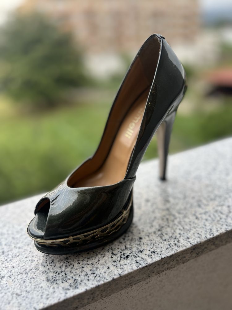 Sapatos de cerimonia ou dia a dia
