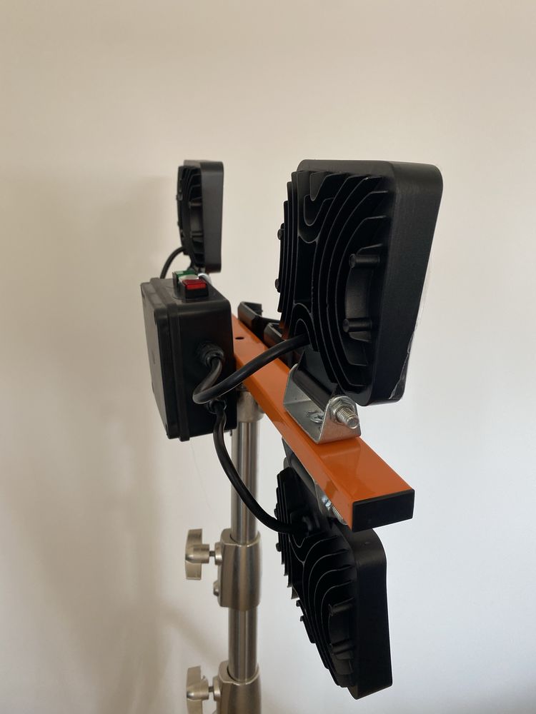 Lampa LED Milwaukee M18 2x akumulator, 28.800 lumen