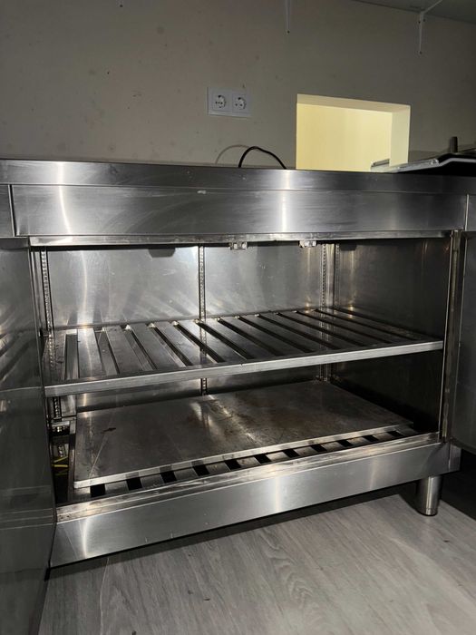 Estufa c/ 1200x700x900 c/ prateleiras gradeadas e portas pivotantes