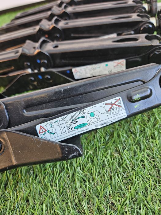 Штатний оригінальний домкрат Toyota Proace | Peugeot Expert