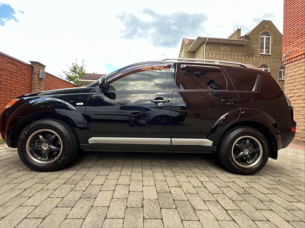 Mitsubishi Outlander XL