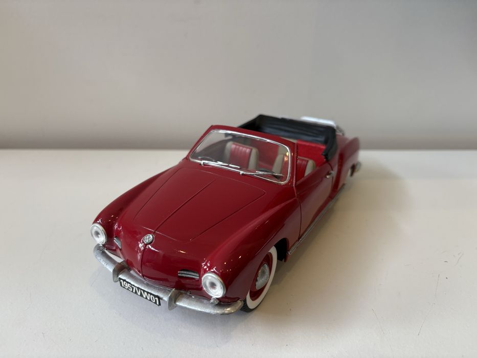 Model Volkswagen Karmann Ghia 1:18 Solido (bburago maisto welly)