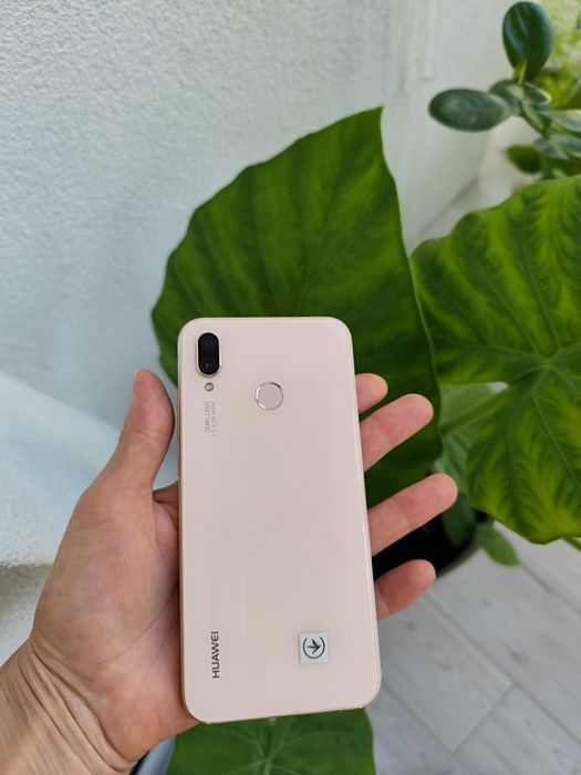 Смартфон Huawei P20 Lite 64 ГБ / 4 ГБ