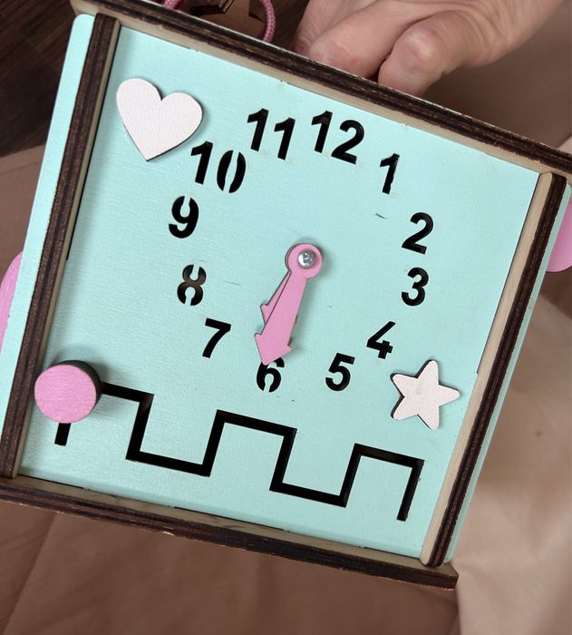 Продам бізікуб для дівчинки