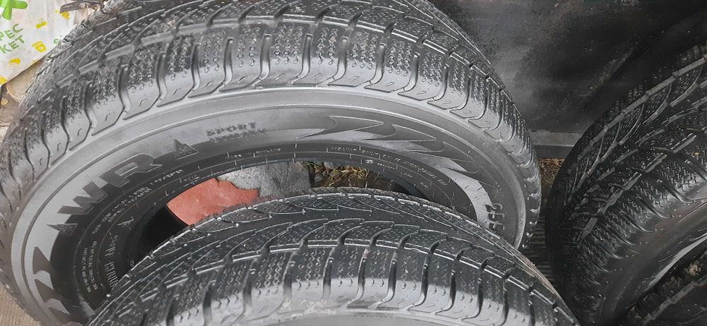 Продам шини Nokian WR 255/70 R16 зима