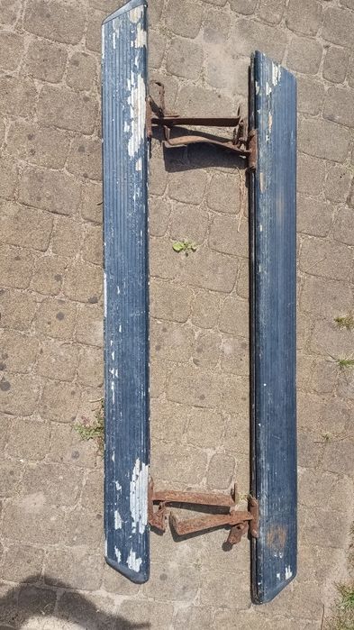 Aluminiowe progi, stopnie do terenówki