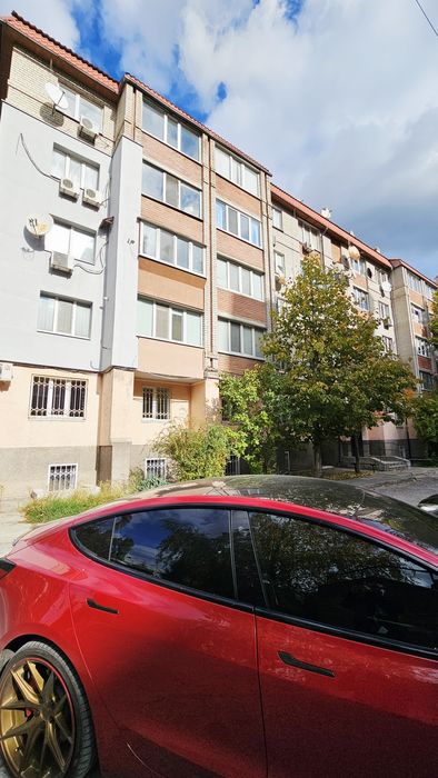 Продам, квартиру на 2 этаже, рядом гараж, ж/м Победа, рядом Сокол.