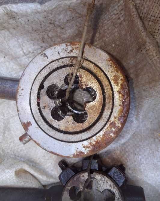 Резьбонарезные лерки, клупп, Рпезьбонарезной трубонарезной инструмент