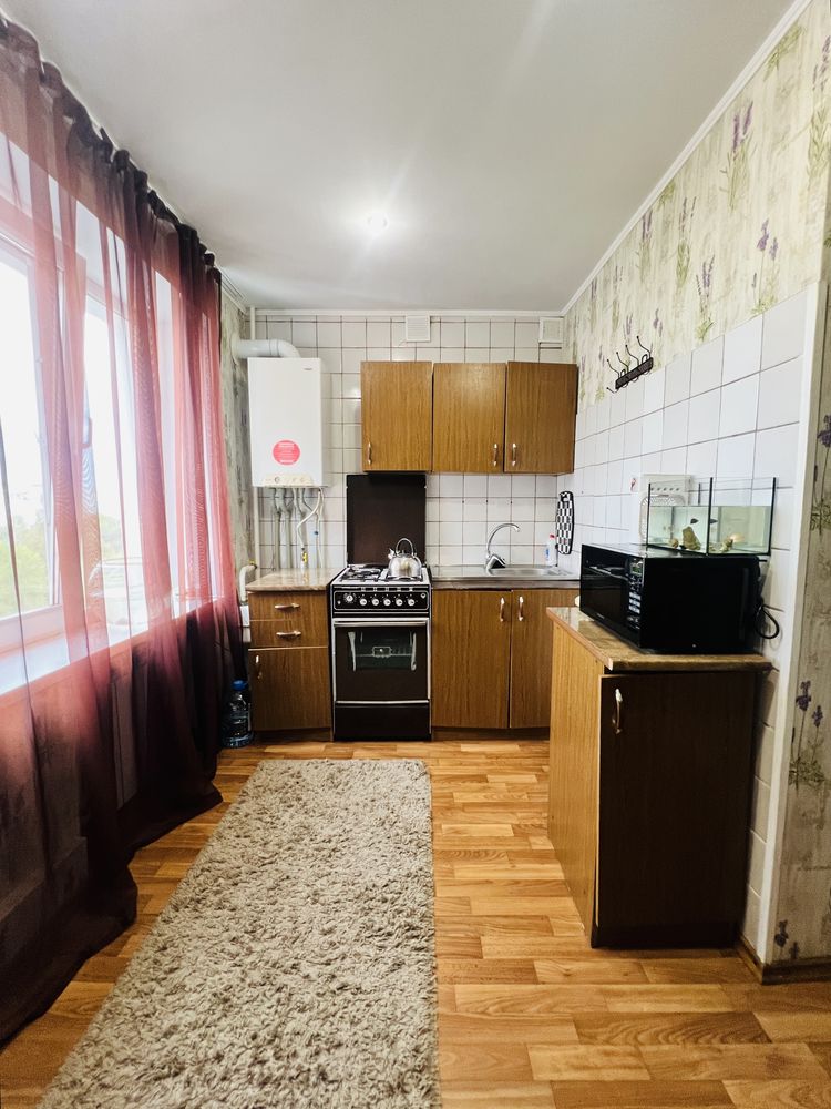 Великогабаритна 1к з АГО на Жадова(Державності), поруч АТБ