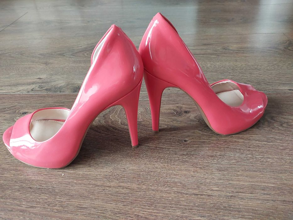 Sprzedam oryginalne szpilki Jessicy Simpson